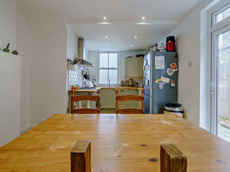 1 bed Maisonette For Rent in Tooting, London - 3