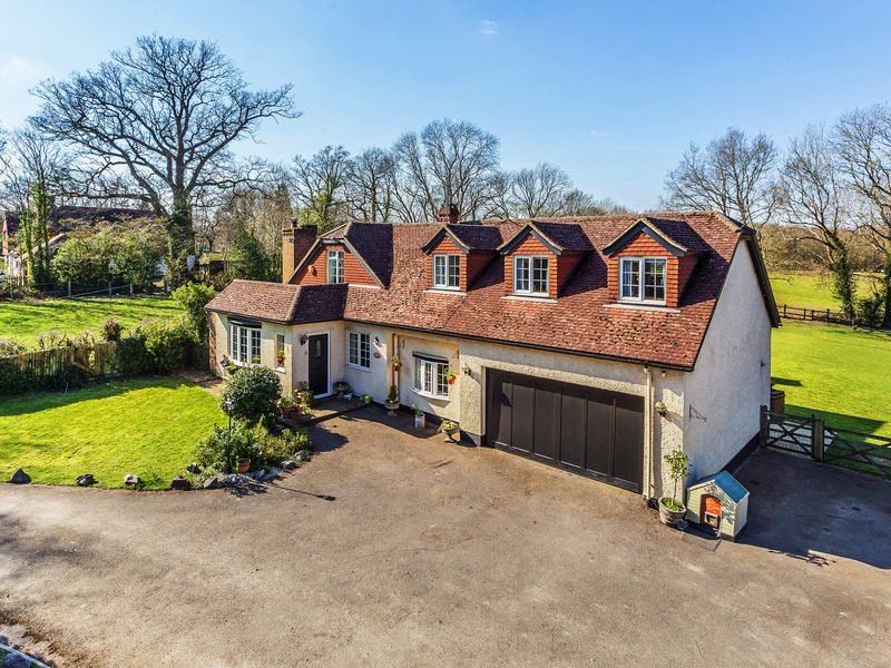 5 Bed House Detached For Sale in Horley
