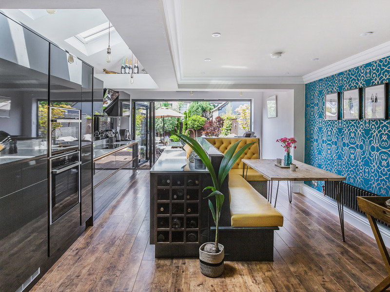 4 bed House - Terrace For Sale in Reigate, Surrey - 2