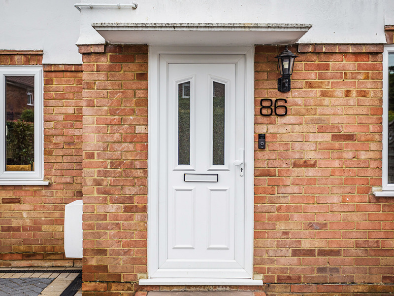 3 Bed House Semi For Sale in Horley