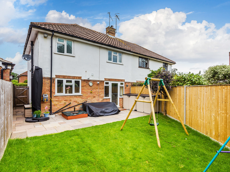 3 Bed House Semi For Sale in Horley