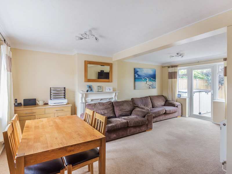 3 Bed House Semi For Sale in Horley