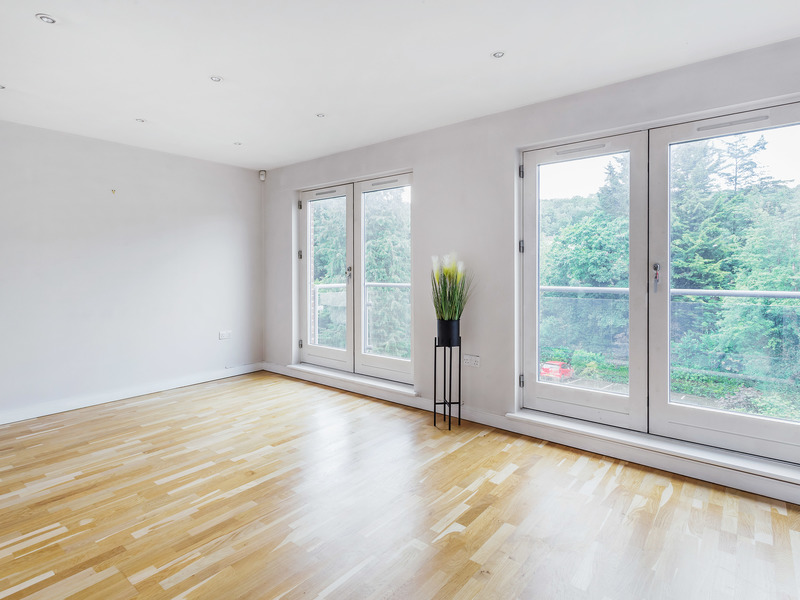 2 bed Apartment For Rent in Kenley, Surrey - 2