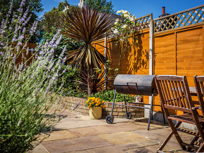 3 bed House - Terrace For Sale in Redhill, Surrey - 3
