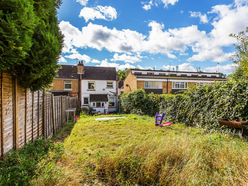 2 bed House - Semi For Sale in Coulsdon, Surrey - 2