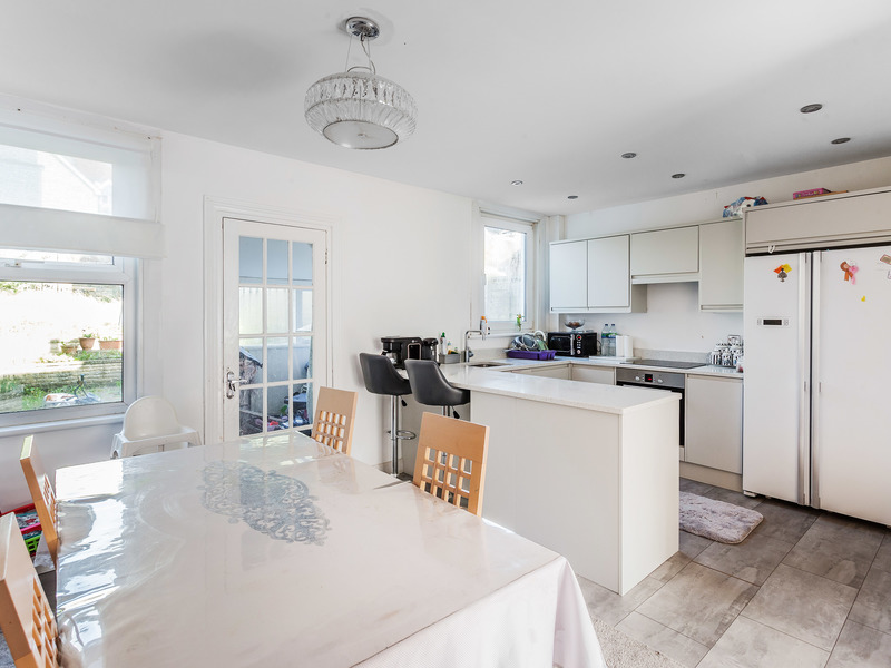 2 bed House - Semi For Sale in Coulsdon, Surrey - 3