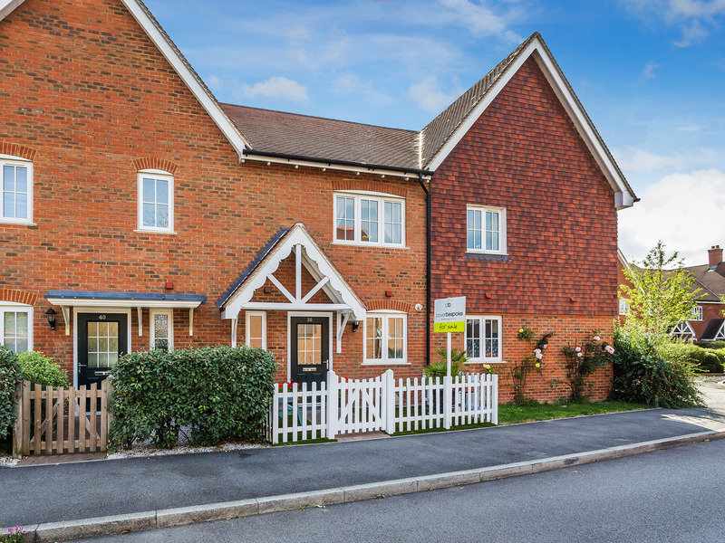 2 bed House - Terrace For Sale in Horsham, West Sussex