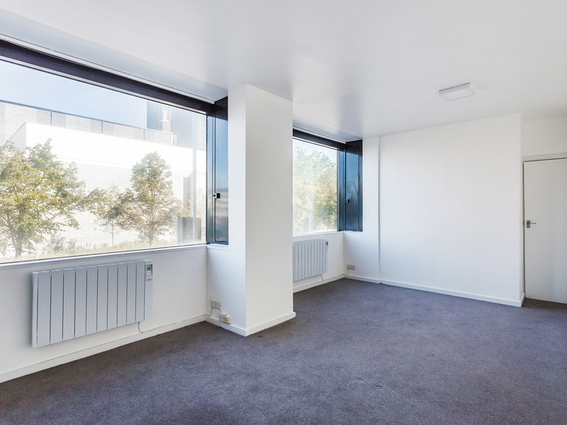 1 bed Apartment For Rent in Croydon, Surrey - 3