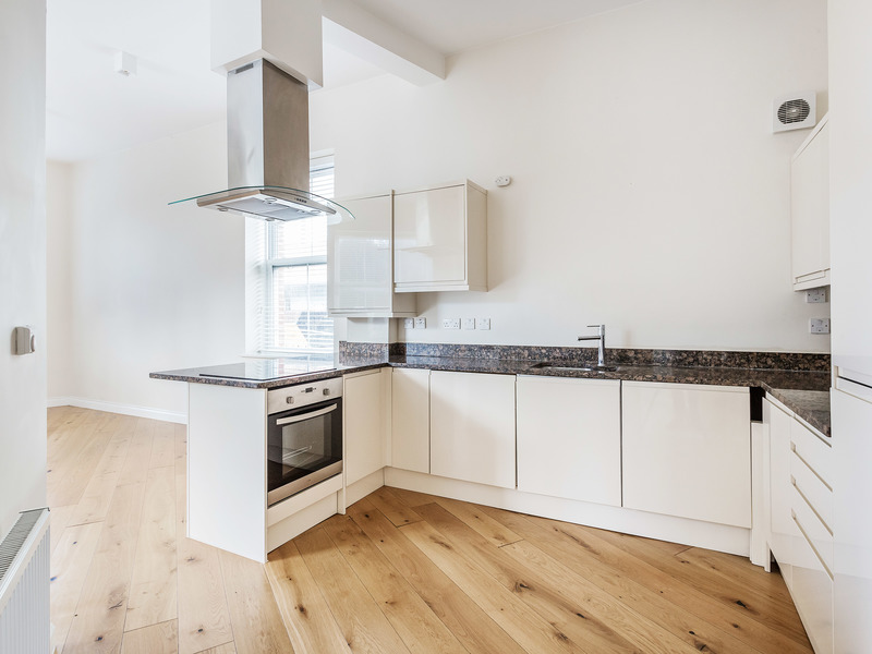 1 bed Apartment For Rent in Reigate, Surrey - 3