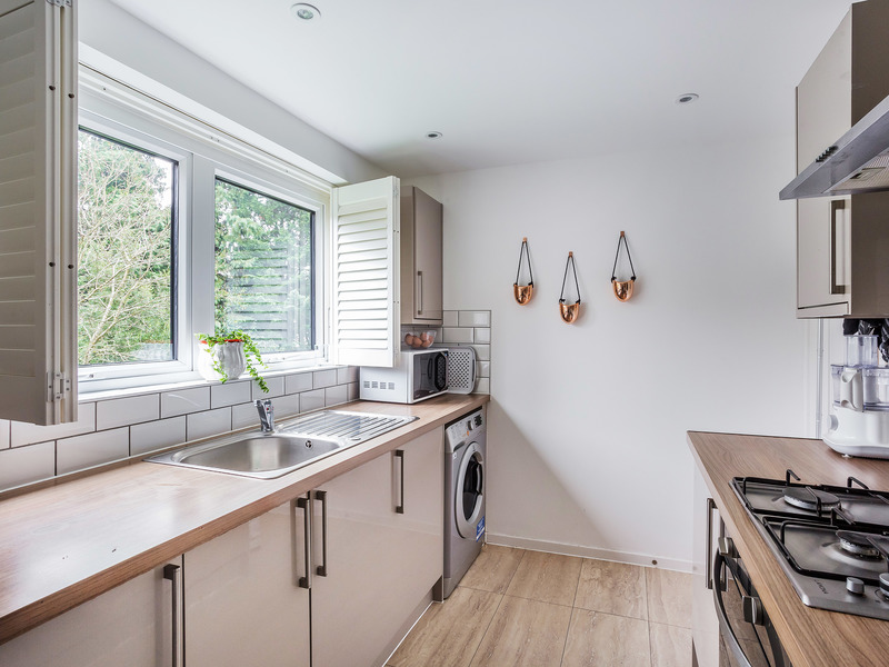 3 bed Apartment For Rent in Reigate, Surrey