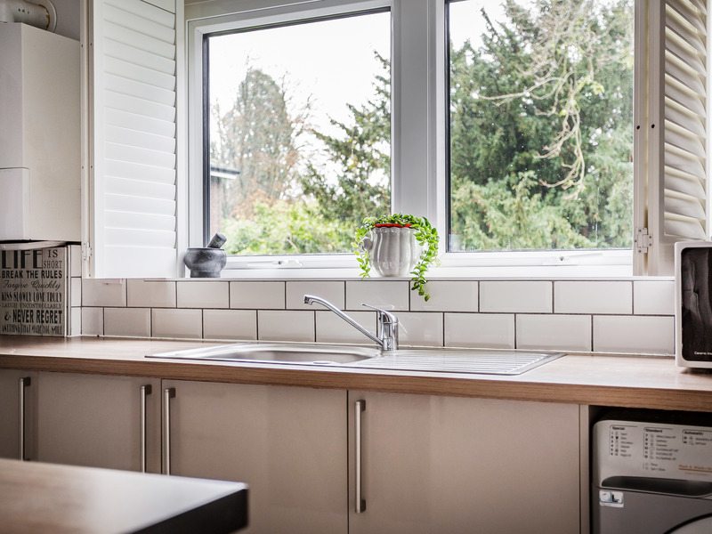 3 bed Apartment For Rent in Reigate, Surrey - 2