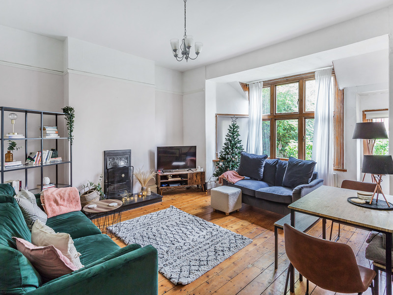 2 bed Maisonette For Sale in Carshalton, Surrey - 3