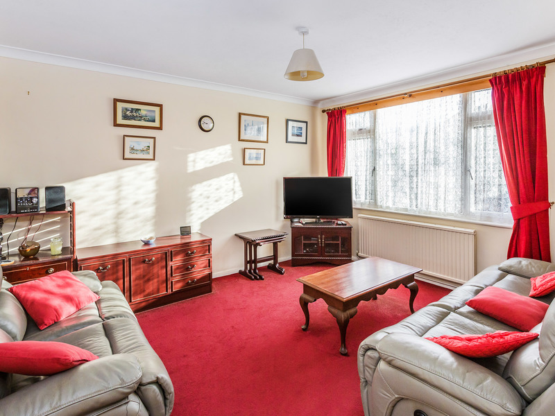 3 bed House - Semi For Sale in Redhill, Surrey - 2