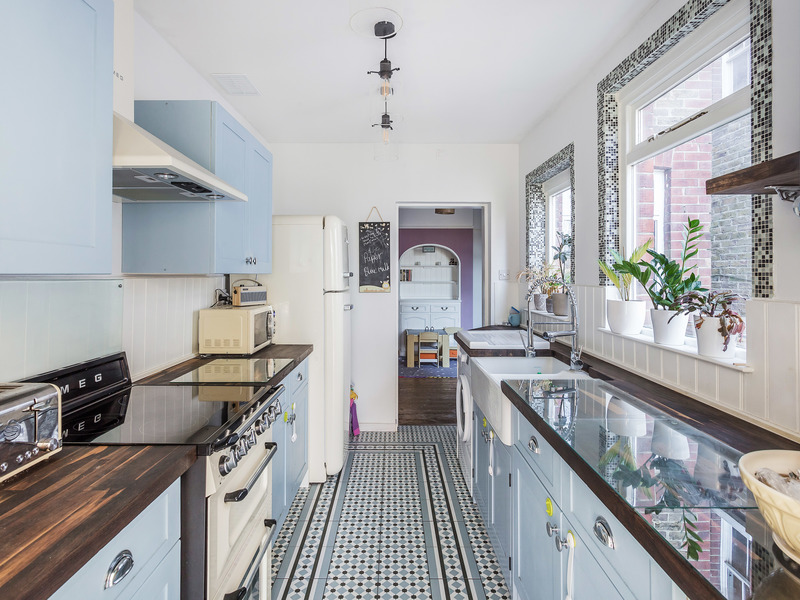 2 bed House - Semi For Sale in Redhill, Surrey