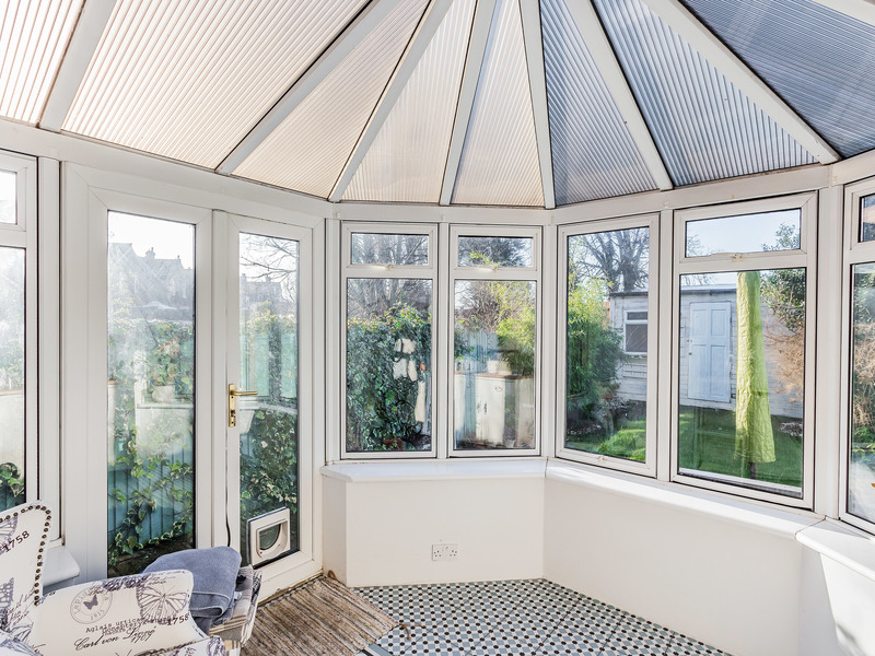 2 bed House - Semi For Sale in Redhill, Surrey - 3