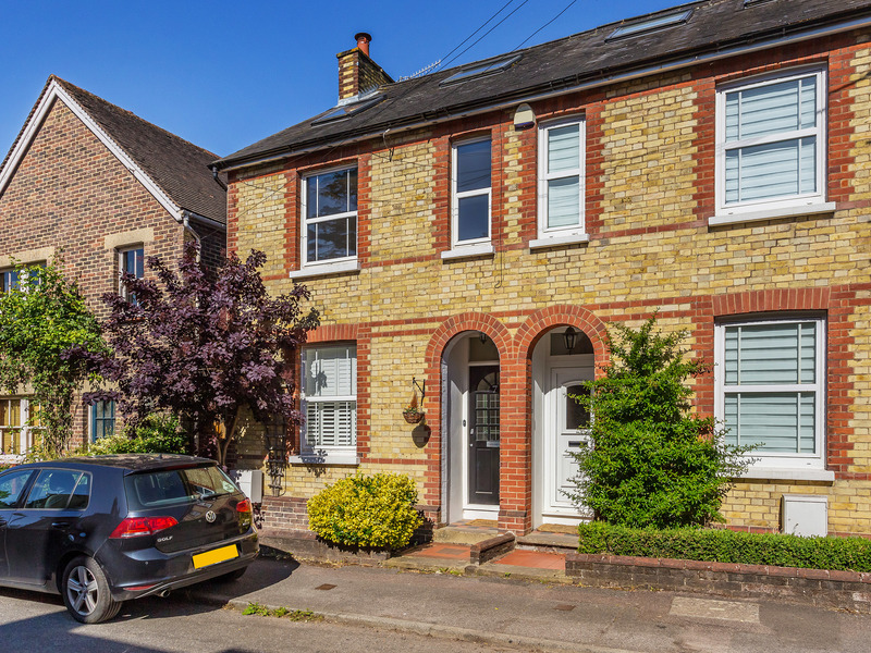 3 bed House - End Terrace For Rent in Reigate, Surrey - 2