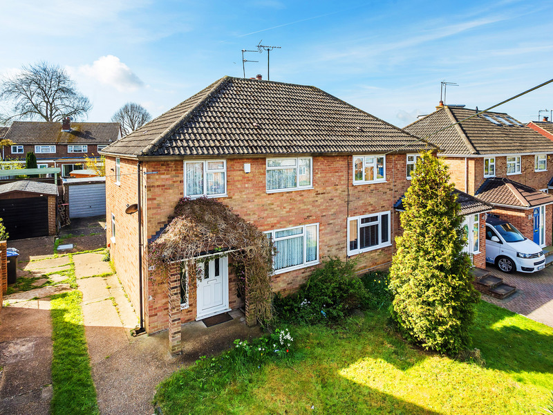 3 bed House - Semi For Sale in Burgess Hill, West Sussex