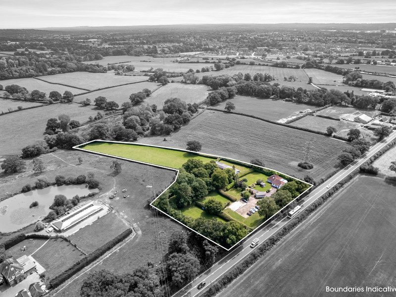 4 bed House - Detached For Sale in Reigate, Surrey