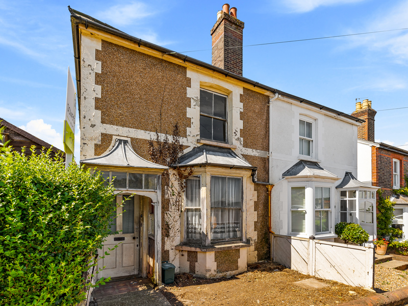 3 bed House - Semi For Sale in Reigate, Surrey