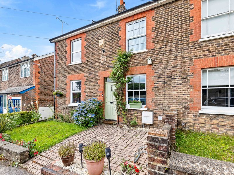 2 bed House - Terrace For Sale in Redhill, Surrey - 3