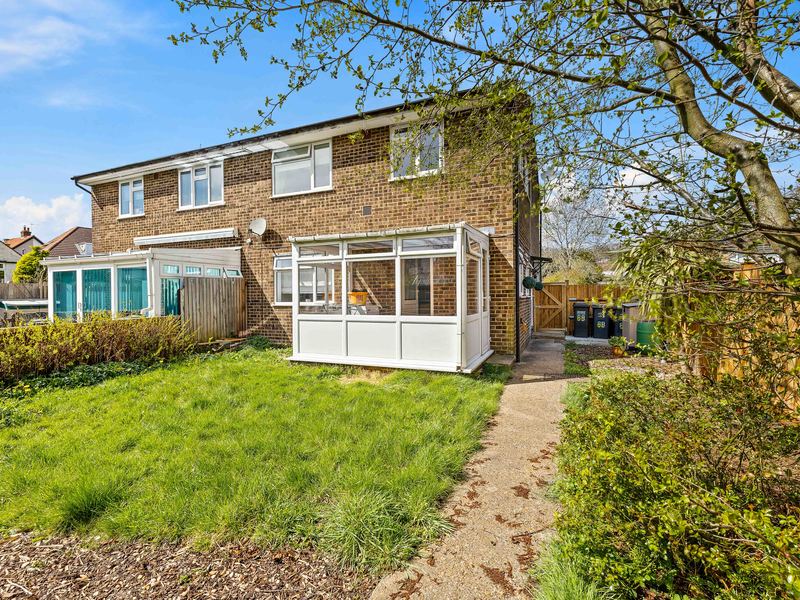 2 bed Maisonette For Sale in South Croydon, Surrey