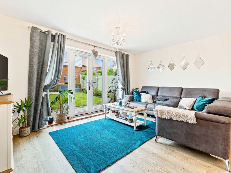 2 bed House - Semi For Sale in Horsham, West Sussex - 2
