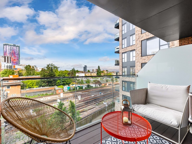 2 bed Apartment For Sale in Croydon, London - 3