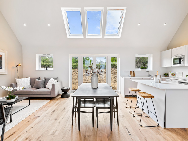 2 bed House - Detached For Sale in Newdigate, Surrey - 2
