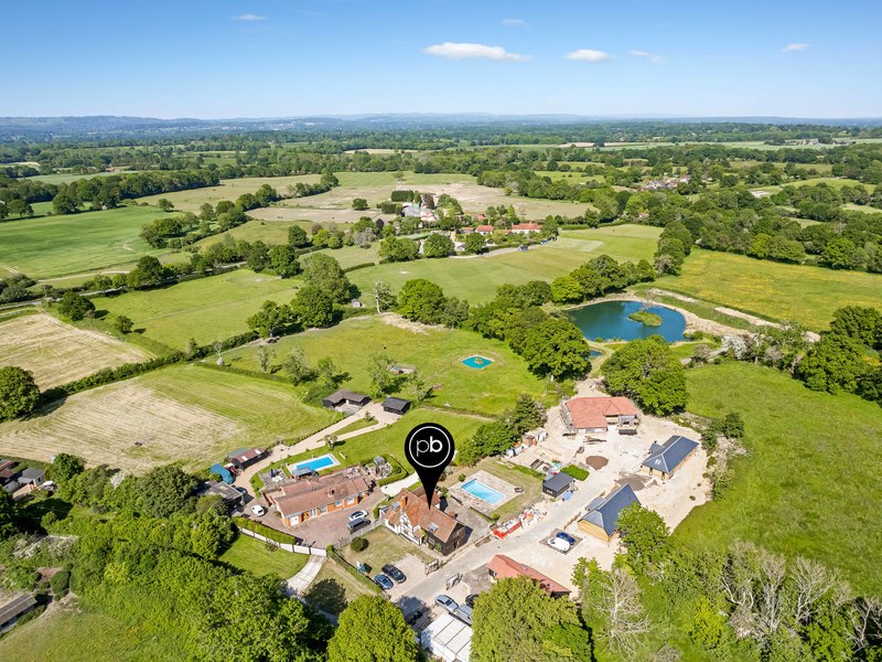 5 bed House - Detached For Sale in Dorking, Surrey - 2