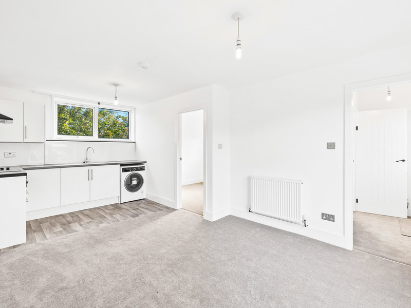 1 bed Apartment For Rent in Horley, Surrey
