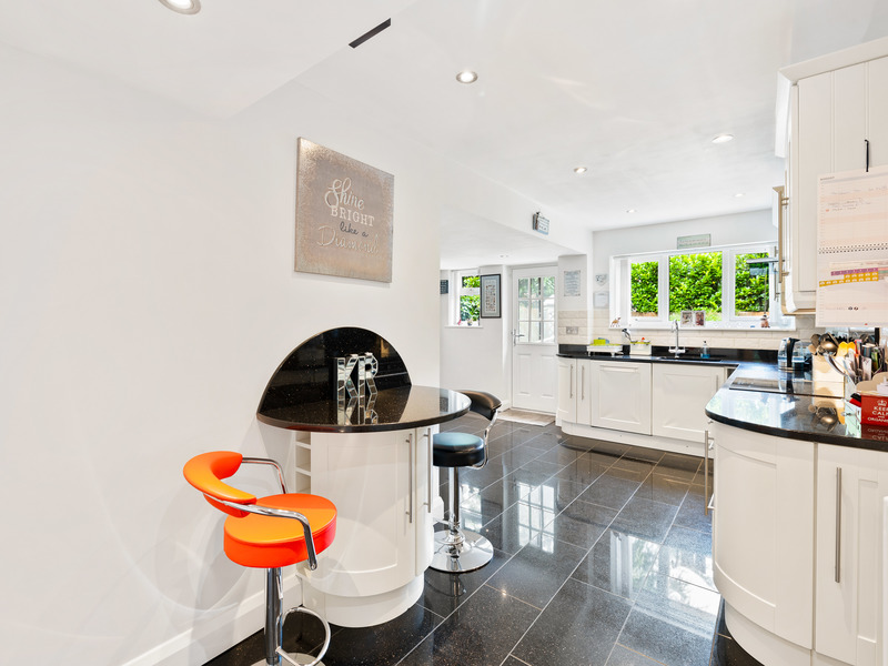 4 bed House - Link Detached For Sale in Horley, Surrey - 2