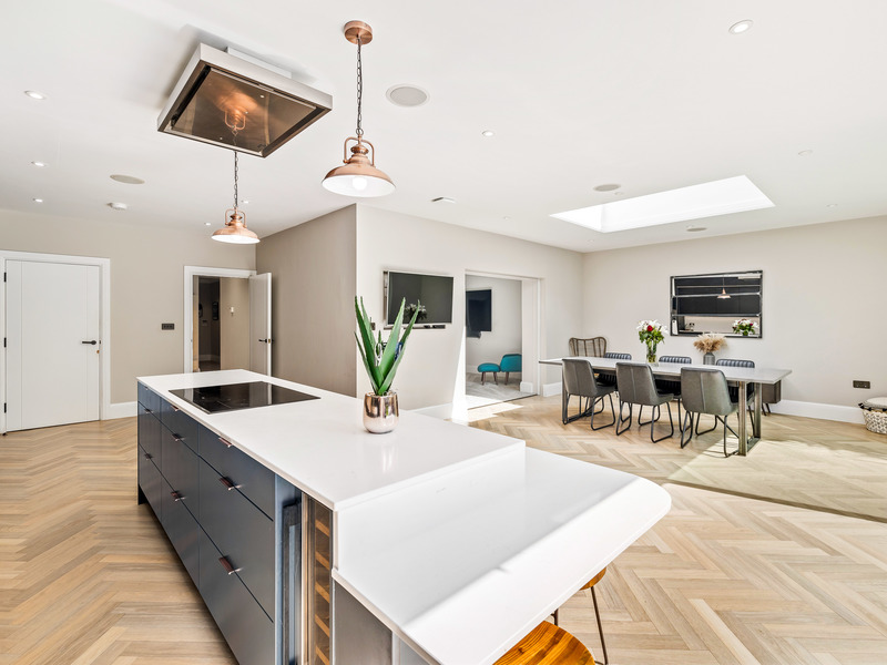 5 bed House - Detached For Rent in Reigate, Surrey - 3