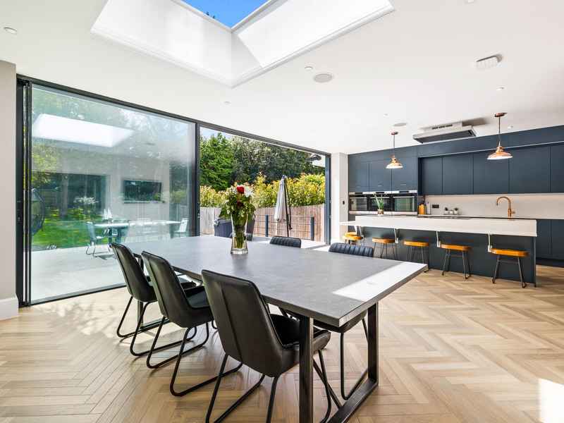 5 bed House - Detached For Rent in Reigate, Surrey