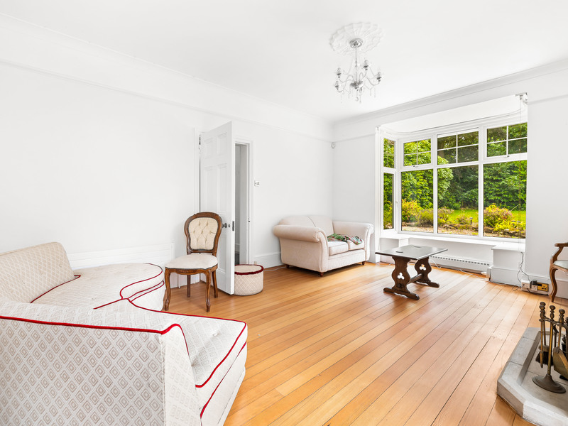 6 bed House - Detached For Sale in Lingfield, Surrey - 3