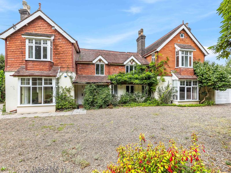 6 Bed House Detached For Sale in Lingfield