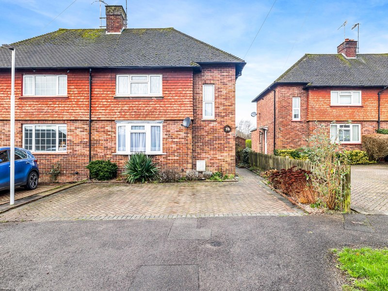 2 bed House - Semi For Sale in Godstone, Surrey