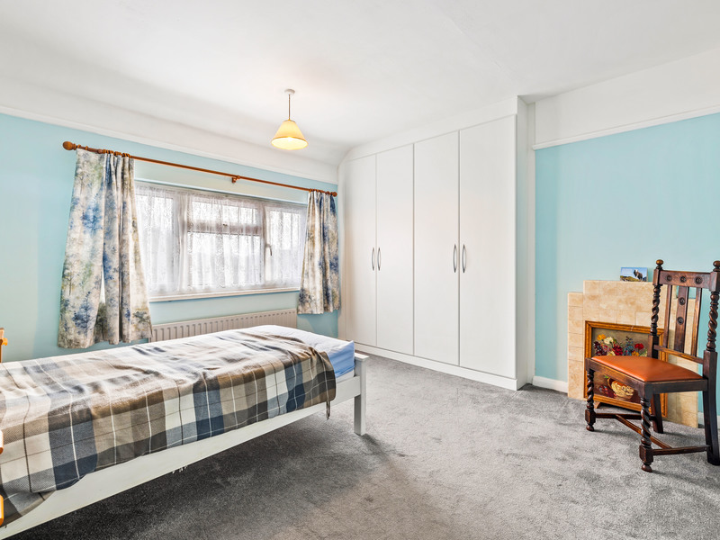 2 Bed House Semi For Sale in Godstone