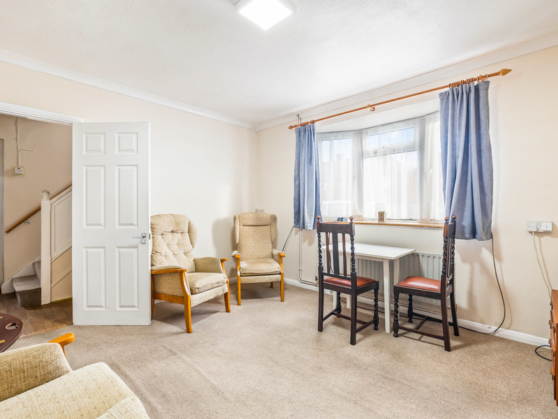 2 Bed House Semi For Sale in Godstone