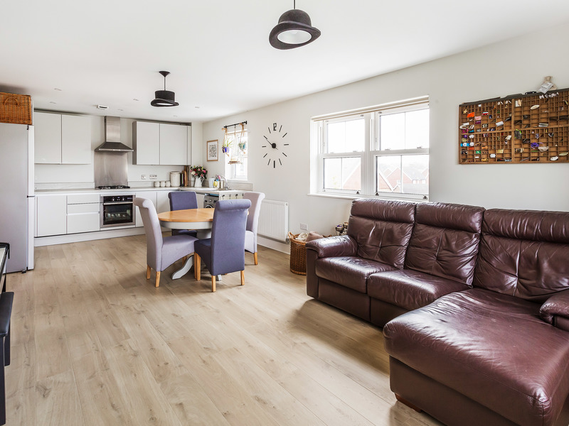 2 bed Apartment For Sale in Horley, Surrey