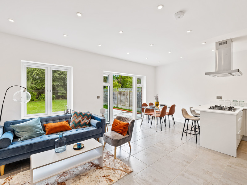 4 bed House - Detached For Sale in Horley, Surrey - 3