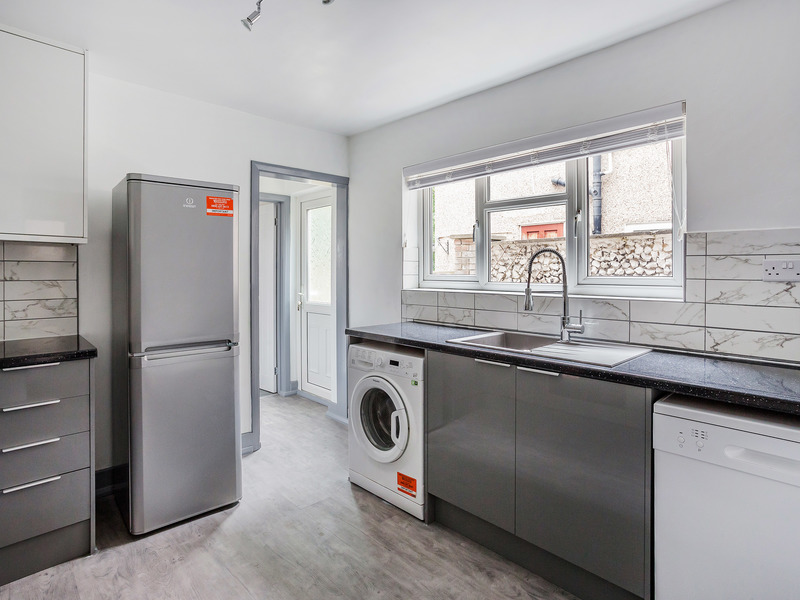 1 bed Apartment For Rent in Croydon, Surrey - 3