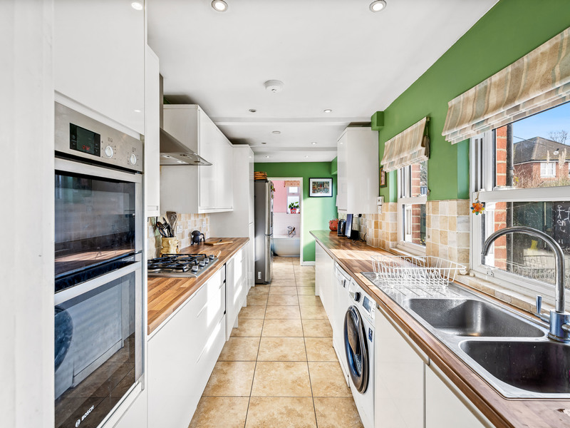 3 bed House - Semi For Sale in Redhill, Surrey