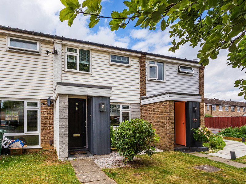 3 bed House - Terrace For Rent in Horley, Surrey - 2
