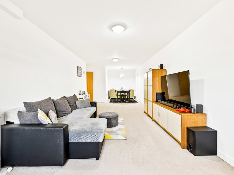 2 bed Apartment For Sale in Horley, Surrey - 3
