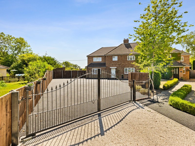 5 bed House - Semi For Sale in Reigate, Surrey - 3