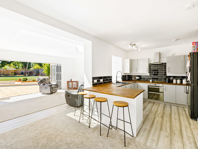 5 bed House - Semi For Sale in Reigate, Surrey - 2