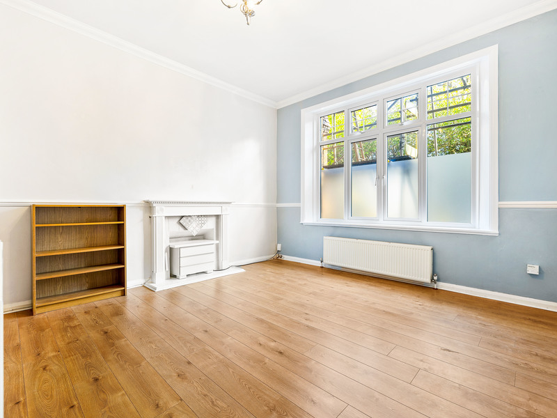 1 bed Apartment For Rent in Caterham, Surrey