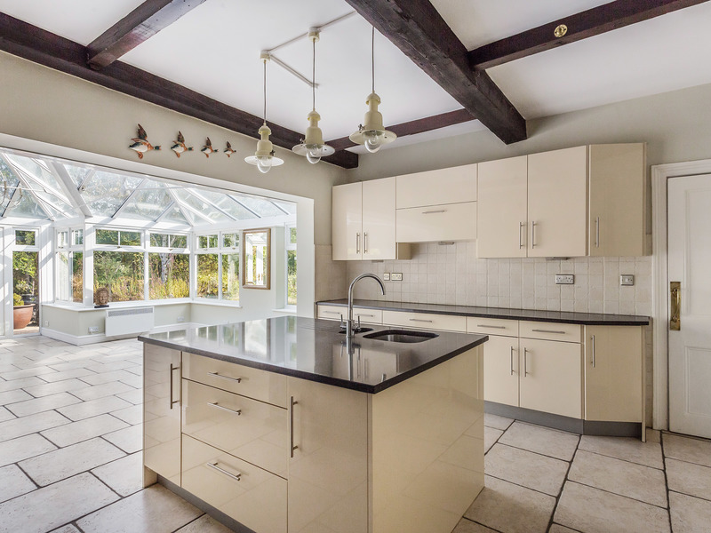 4 bed House - Detached For Rent in South Godstone, Surrey - 2