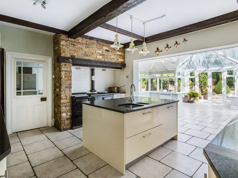4 bed House - Detached For Rent in South Godstone, Surrey