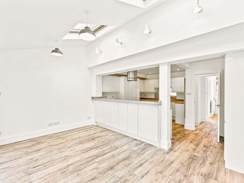 4 bed House - Semi For Rent in Reigate, Surrey - 3